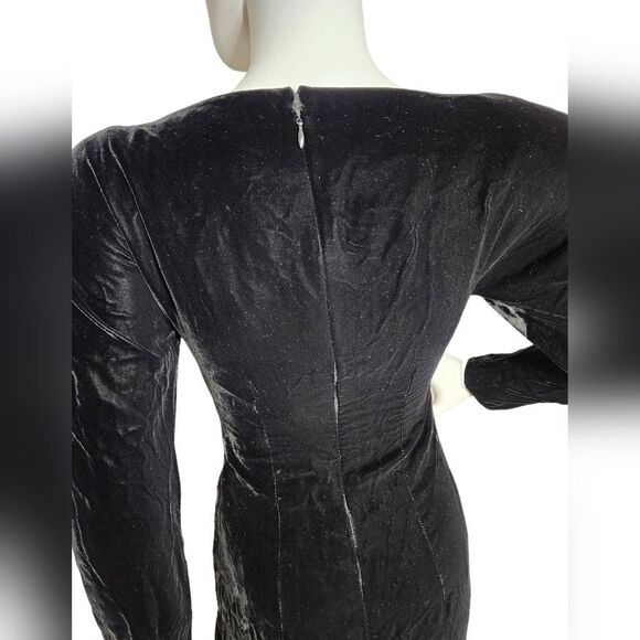 Oscar de la Renta - Picture 15 of 17